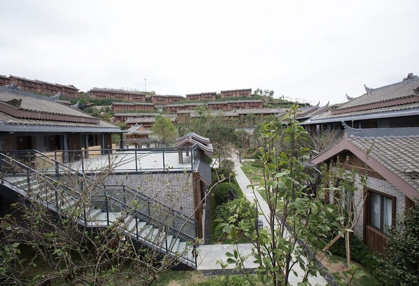 فندق Holiday Inn Express Guizhou Qinglong, An Ihg