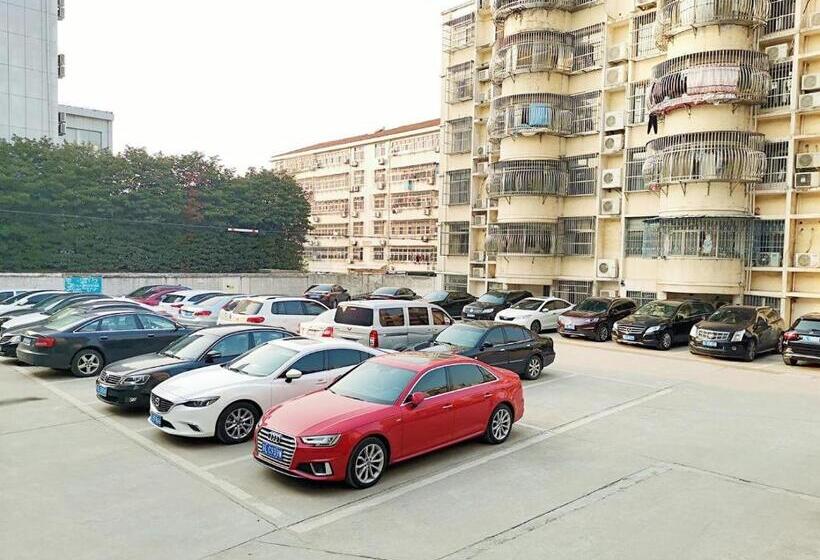 Отель Jinjiang Inn Zhenjiang Yangzhong Yangzi Road Shop