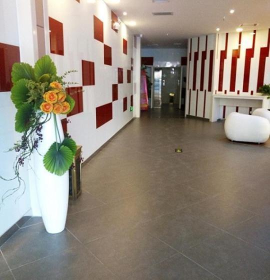 Thank Inn Chain Hotel Hubin District Dongfeng Market