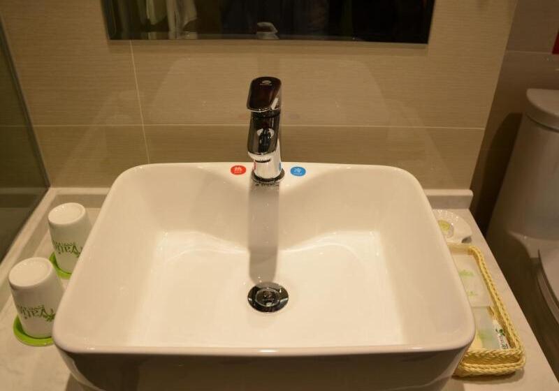 Отель Vatica Xuzhou Suining Bus Station Bayi West Road