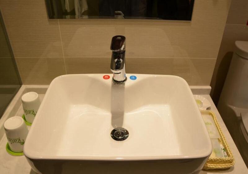 Отель Vatica Xuzhou Suining Bus Station Bayi West Road