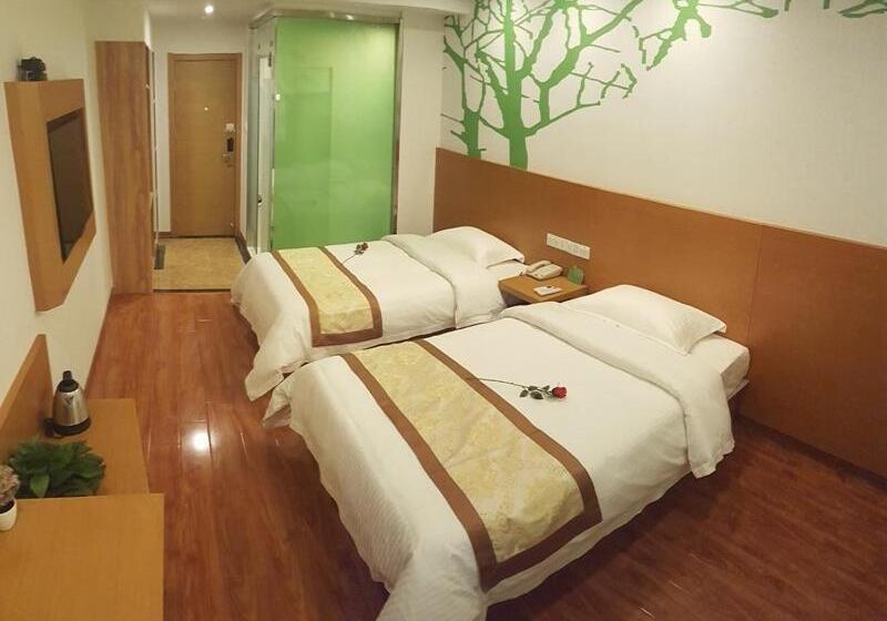 Отель Vatica Jiangsu Xuzhou Xinyi Railway Station Square