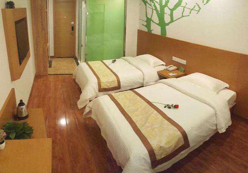 Отель Vatica Jiangsu Xuzhou Xinyi Railway Station Square