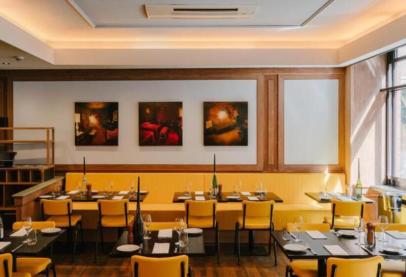 Eden Studios And Apartments