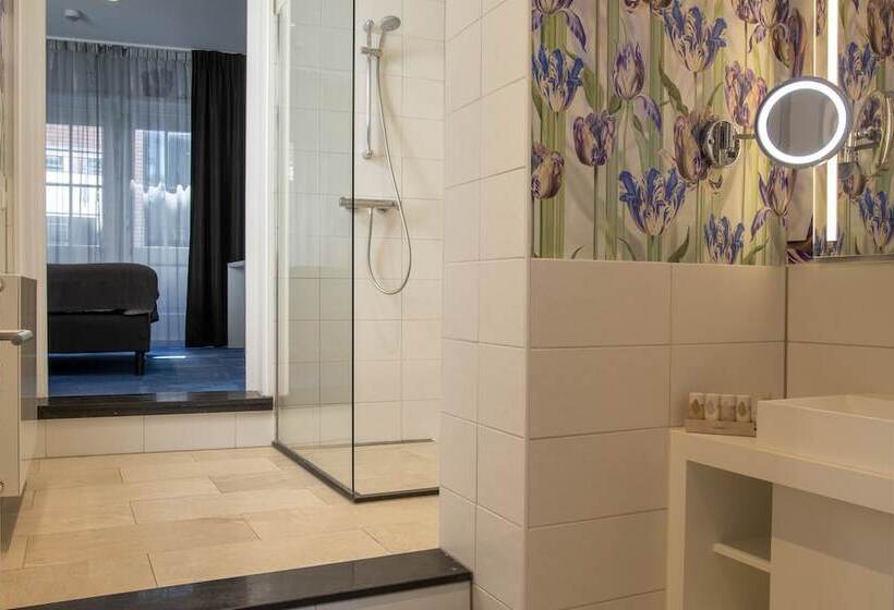 Eden Studios And Apartments