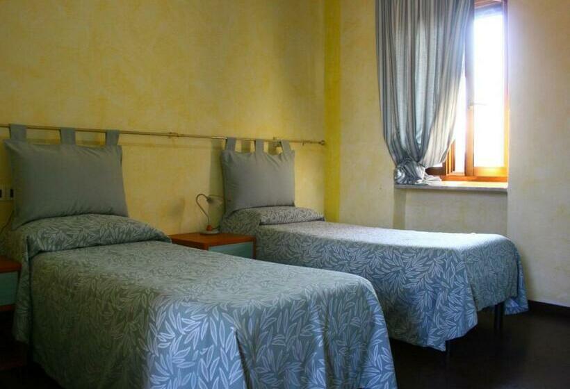 호텔 Albergo Vecchio Pavone