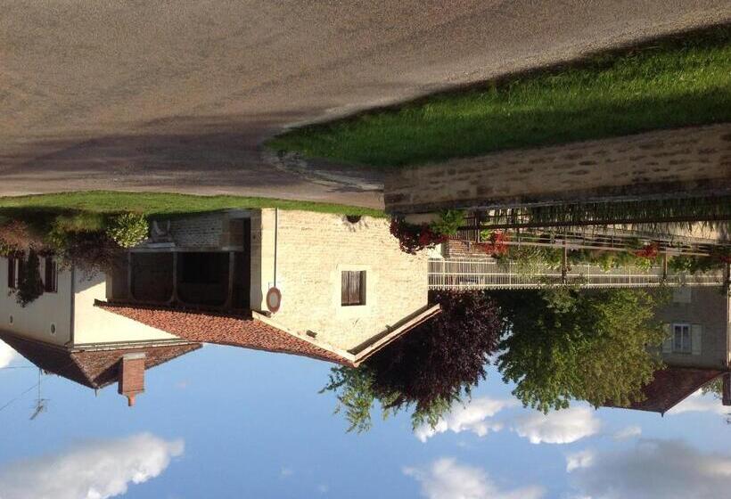 Отель Logis Auberge De La Plaine