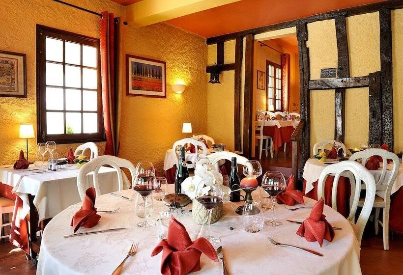 ホテル Logis Auberge De La Treille