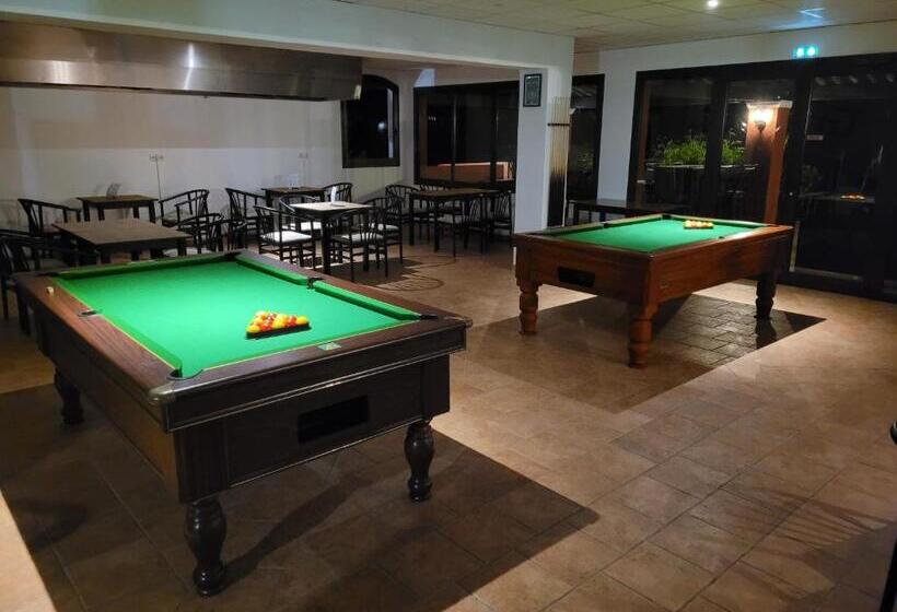 Отель Auberge Des Salles