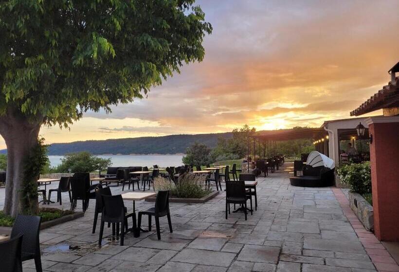 Отель Auberge Des Salles