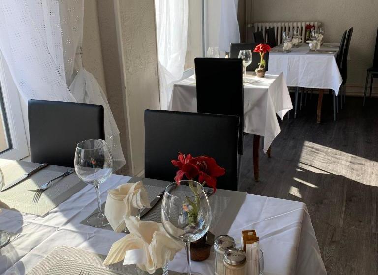 Отель Auberge Le Rabelais