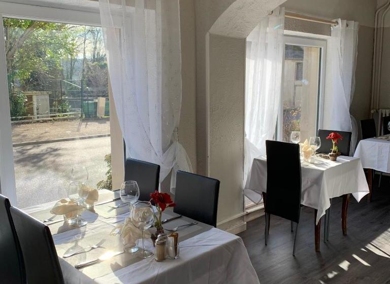 Отель Auberge Le Rabelais