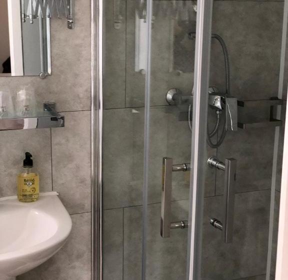 Отель Auberge Le Rabelais