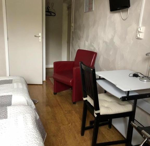 Отель Auberge Le Rabelais