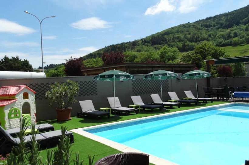 호텔 Hôtel Restaurant Chaleatsapet