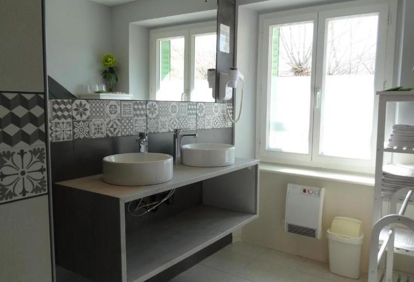 호텔 Hôtel Restaurant Chaleatsapet