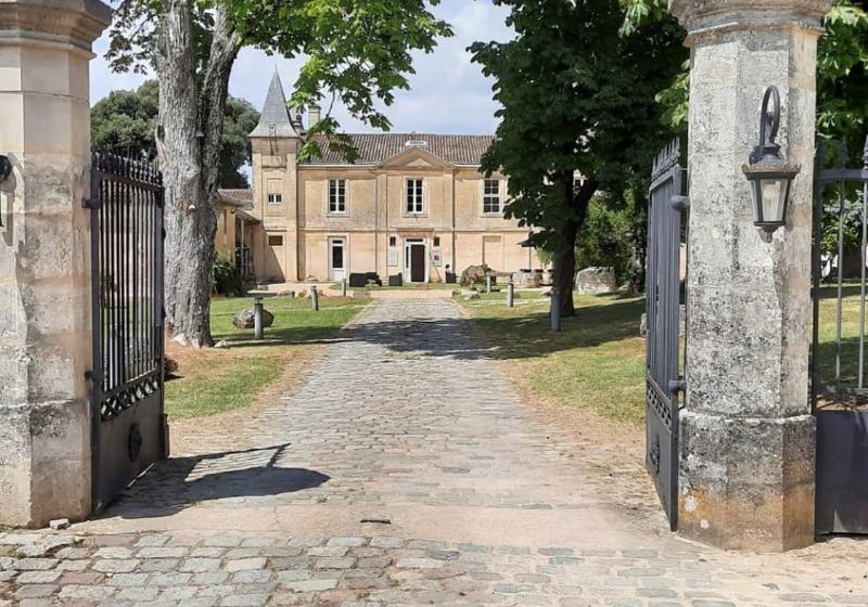 בית מלון כפרי Château Fleur De Roques   Puisseguin Saint Emilion