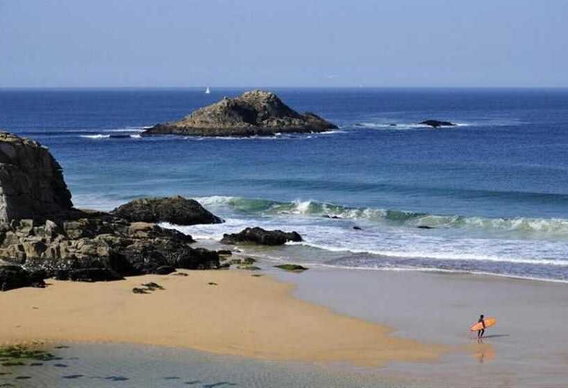 Отель De Bretagne