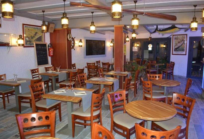 Отель De Bretagne