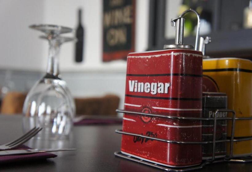 Отель De France