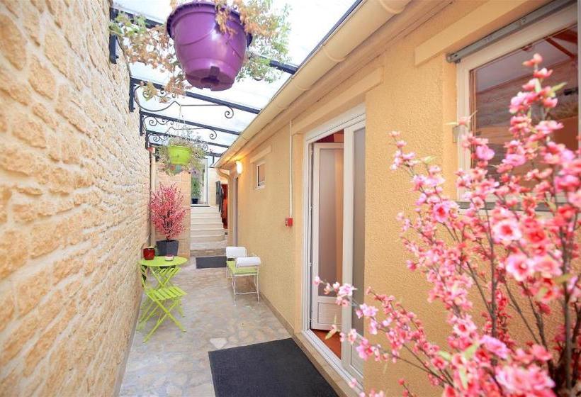 ホテル De La Pagézie