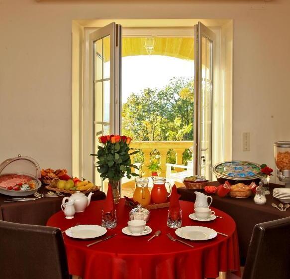 Отель De La Pagézie