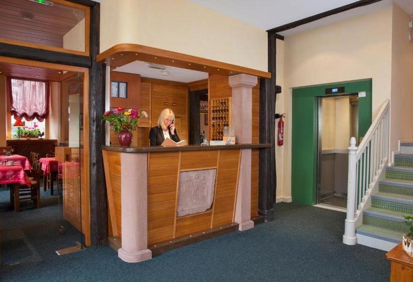 فندق Logis Hôtel De La Tour