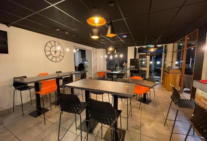 酒店 Logis Hôtel Restaurant Le Commerce