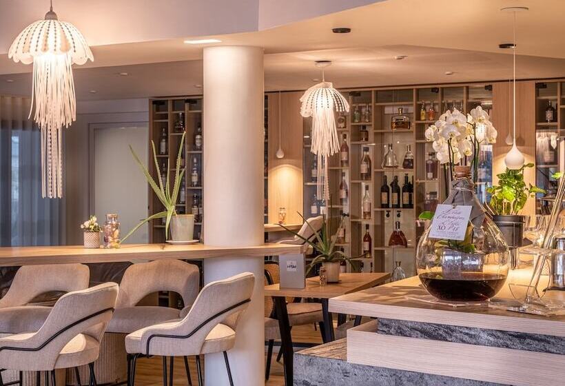 호텔 Hostellerie De La Pointe Saint Mathieu   Spa & Restaurant