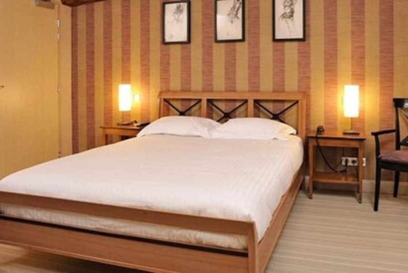 בית מלון כפרי Hostellerie Du Forez