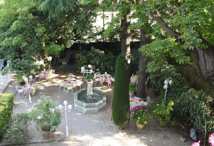 ホテル Hôtel Le Chalet Fleuri