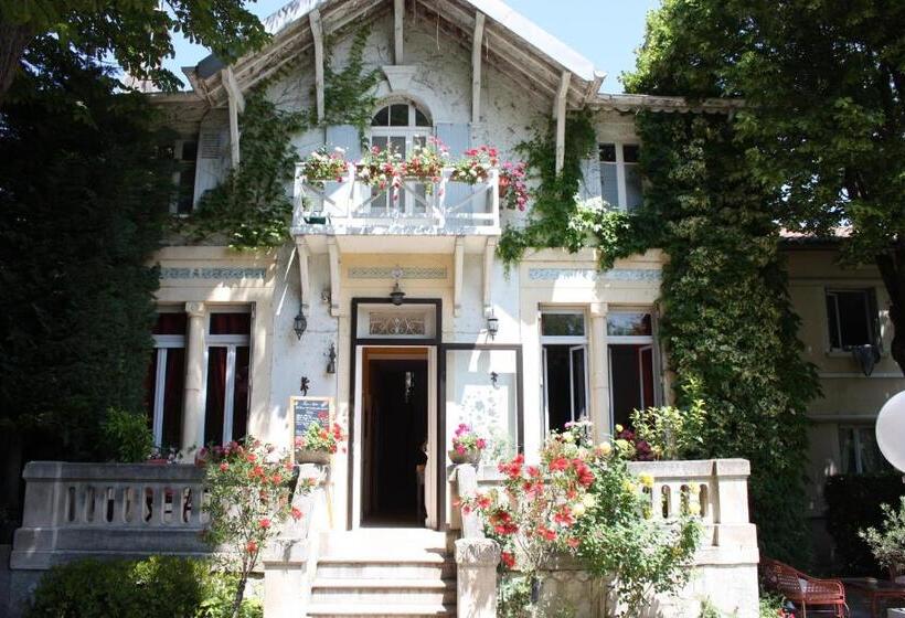 ホテル Hôtel Le Chalet Fleuri