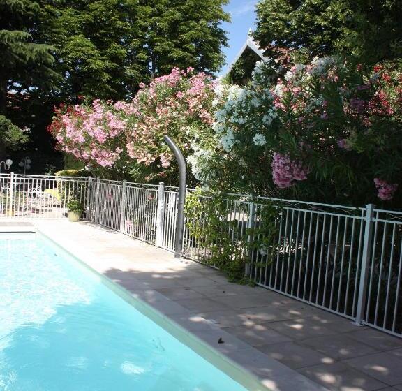 ホテル Hôtel Le Chalet Fleuri