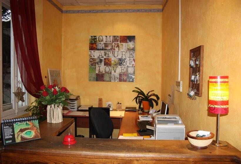 ホテル Hôtel Le Chalet Fleuri