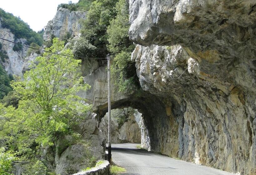 ホテル Hôtel Le Châtelet Logis