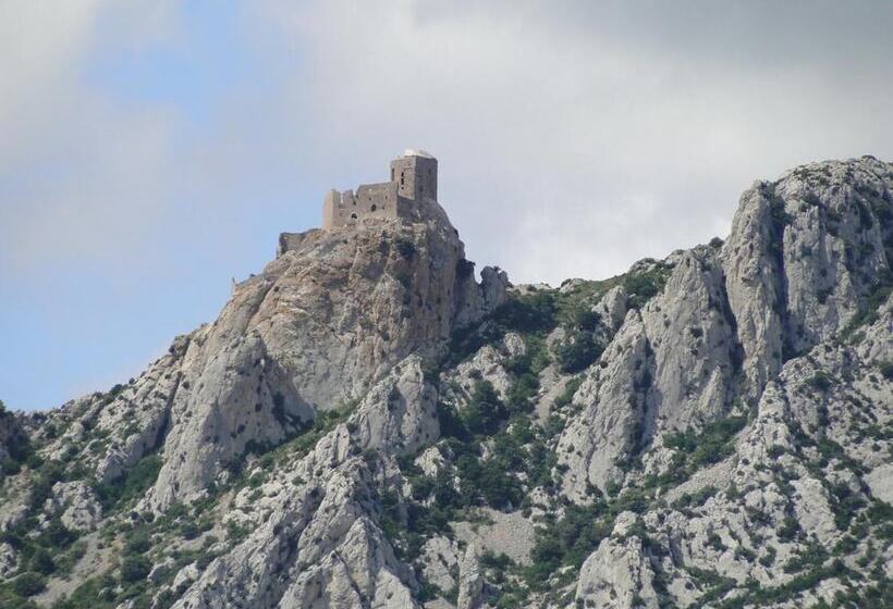 Отель Hôtel Le Châtelet Logis