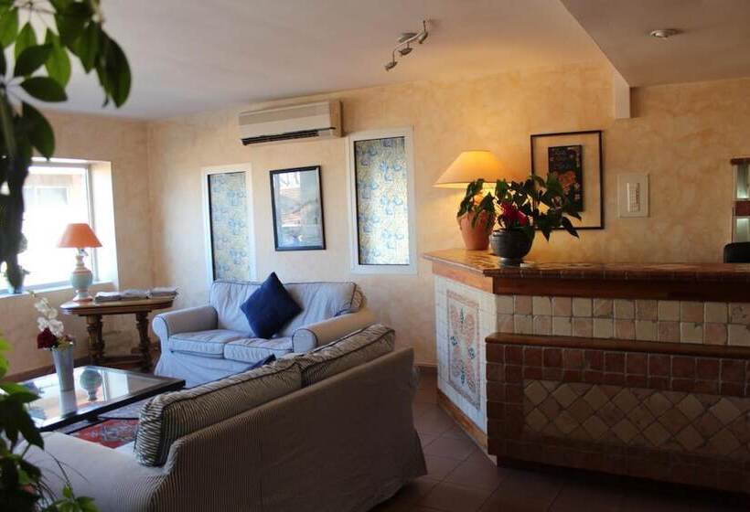 בית מלון כפרי Hôtel Le Clos Des Pins