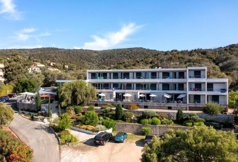 בית מלון כפרי Les Eucalyptus