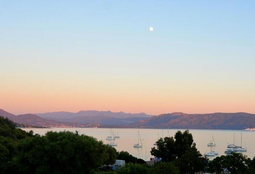 בית מלון כפרי Les Eucalyptus