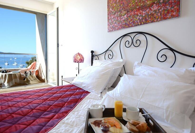 בית מלון כפרי Les Eucalyptus