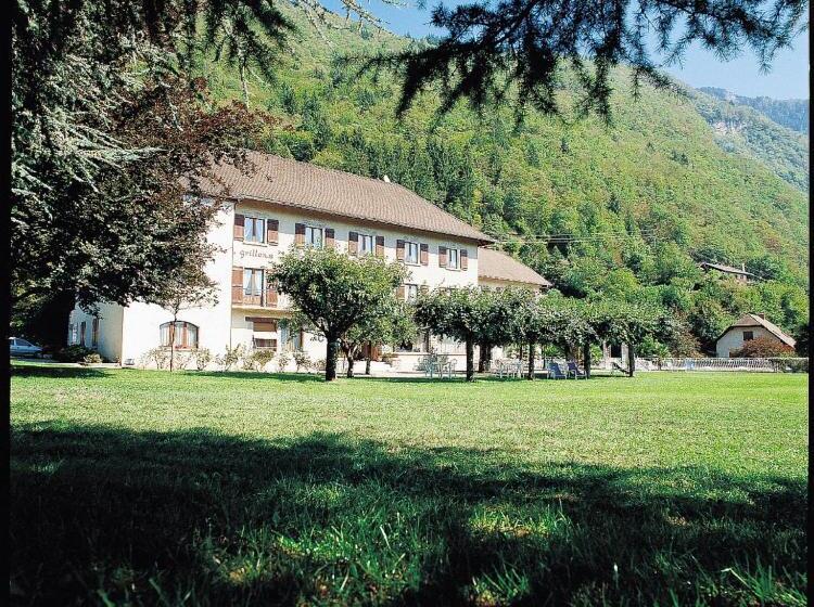 فندق Hôtel Les Grillons