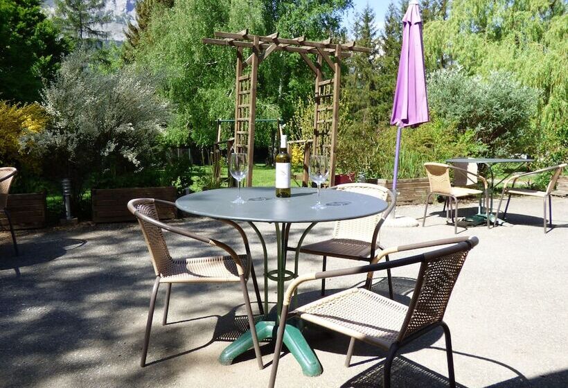 호텔 Hôtel Logis La Crémaillère