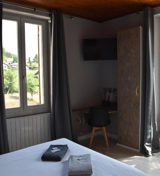 Отель Hôtel Restaurant Des Lacs