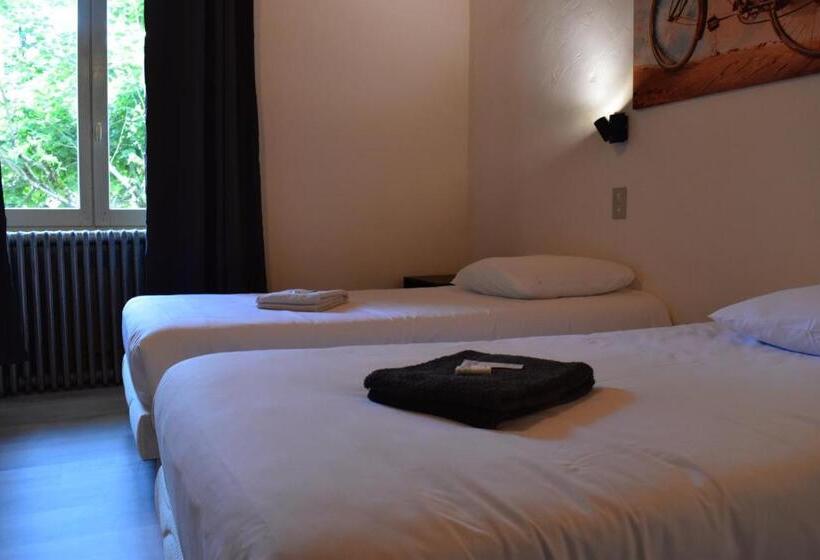 Отель Hôtel Restaurant Des Lacs