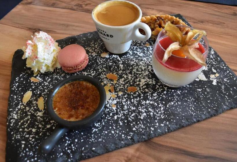 Отель Hôtel Restaurant Des Lacs