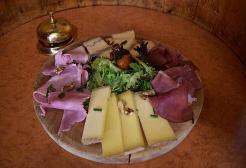 Отель Hôtel Restaurant Des Lacs