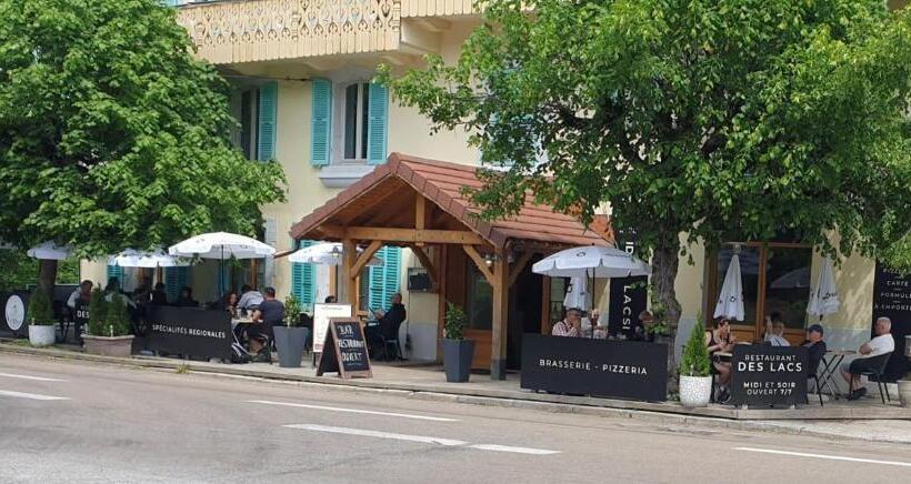 Отель Hôtel Restaurant Des Lacs