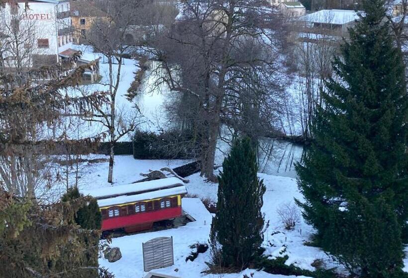 Отель Hôtel Restaurant Des Lacs