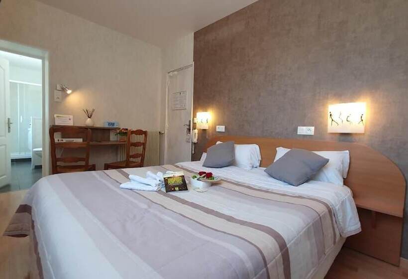 ホテル Hôtel Restaurant Les Agriculteurs