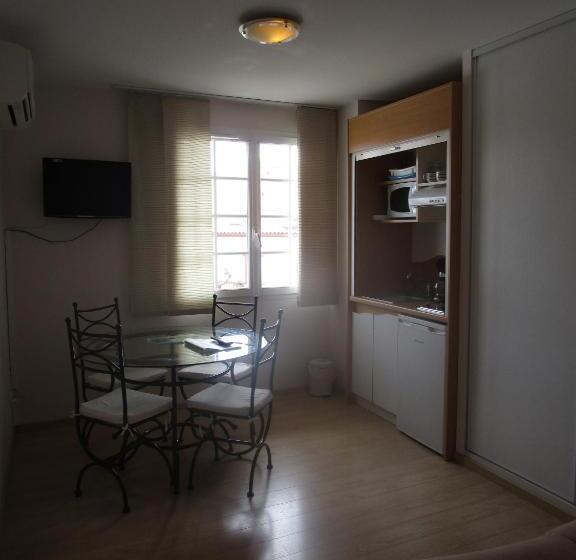 فندق Hôtel Résidence Bergara